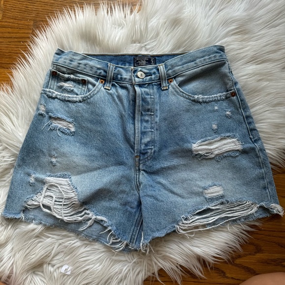 Abercrombie & Fitch Pants - Abercrombie & Fitch high rise 4” Denim SHort